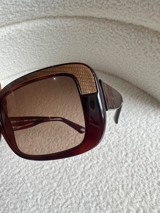 Authentic Fendi Oversize sunglasses main image 6